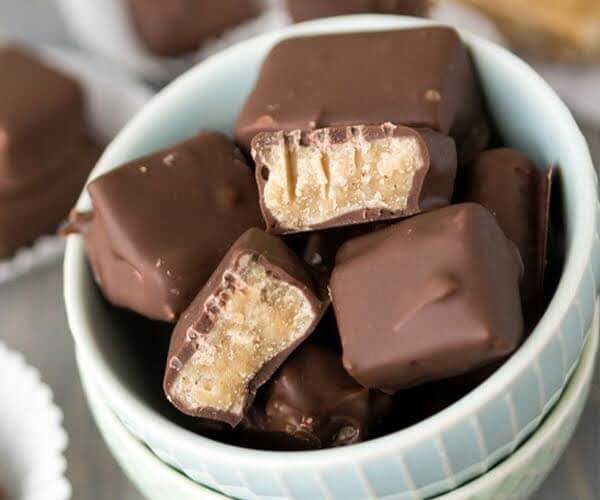 Festive-Treats-Enjoy-Our-Delicious-Pastries-4