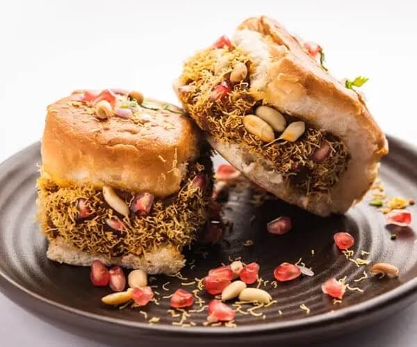 8. Dabeli – Sweet, Spicy, and Tangy Kutchi Snack